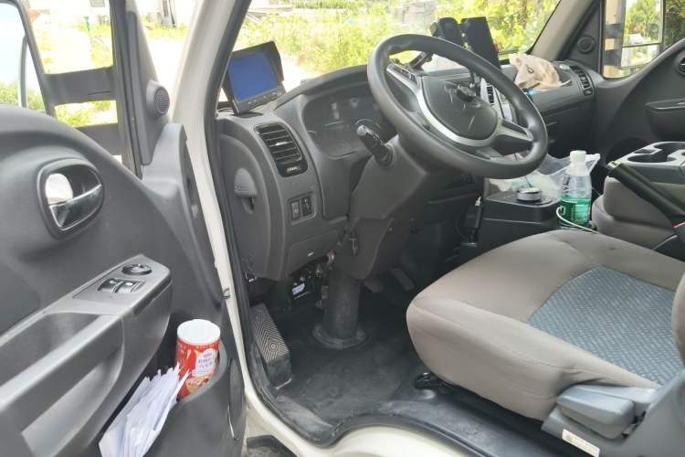Used JAC Group EX6 2024 64 kWh Van Driver Seat