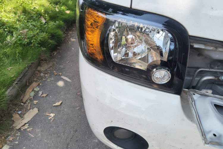 Used JAC Group EX6 2024 64 kWh Van Right Front Headlight