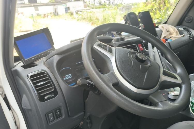 Used JAC Group EX6 2024 64 kWh Van Steering Wheel