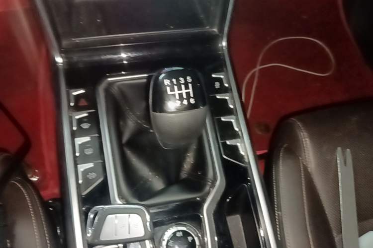 Used JAC Group Hantoo 2021 2.0T Commercial Version Manual Diesel 4x4 Elite Large Double Cabin HFC4DB2-2E Gear Lever