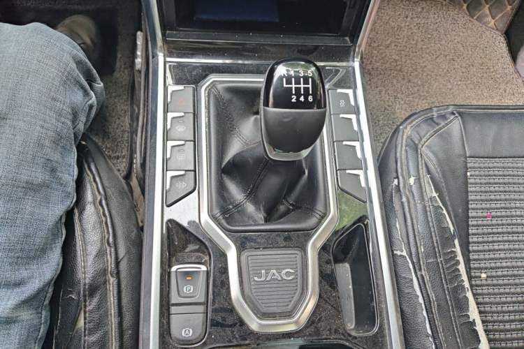 Used JAC Group Hantoo 2021 2.5T Commercial Version Manual Diesel Two-Wheel Drive Elite Plus – Big Double Cabin JE4D25Q6B Gear Lever