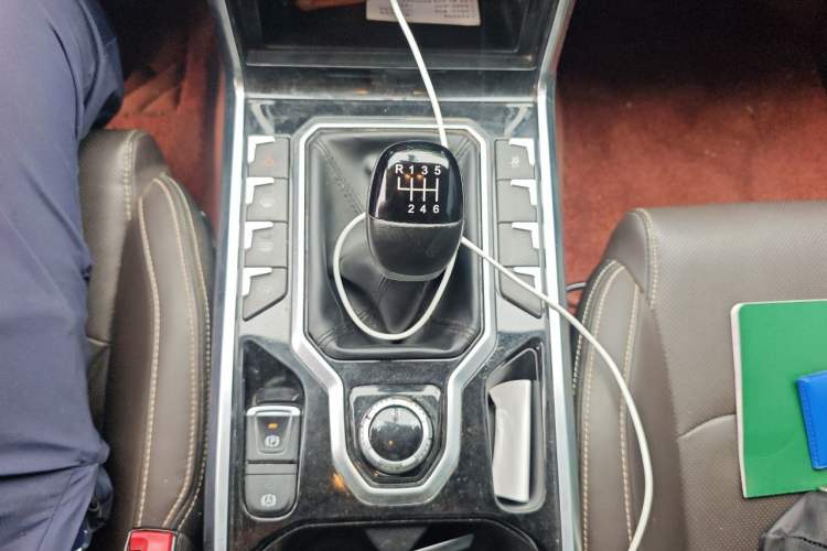Used JAC Group Hantoo 2021 2.0T Commercial Version Manual Diesel 4x4 Elite Large Double Cabin HFC4DB2-2E Gear Lever