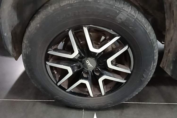 Used JAC Group Hantoo 2021 2.0T Commercial Version Manual Diesel 4x4 Elite Large Double Cabin HFC4DB2-2E Left Front Wheel Hub
