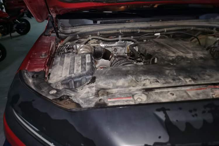 Used JAC Group Hantoo 2021 2.0T Commercial Version Manual Diesel Two-Wheel Drive Elite Large Double Cabin HFC4DB2-2E Engine Bay Right