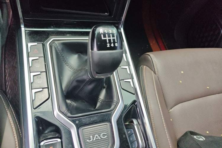 Used JAC Group Hantoo 2021 2.0T Commercial Version Manual Diesel Two-Wheel Drive Elite Large Double Cabin HFC4DB2-2E Gear Lever