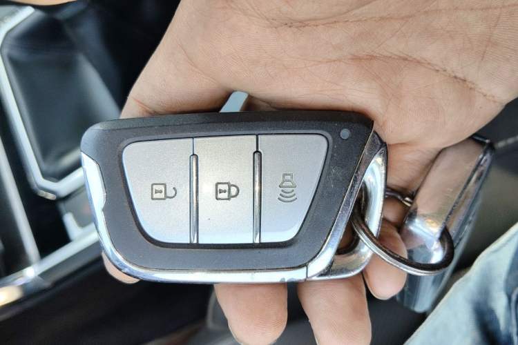 Used JAC Group Hantoo 2021 2.0T Commercial Version Manual Diesel Two-Wheel Drive Elite Trim with Dual HFC4DB2-2E Interior 1