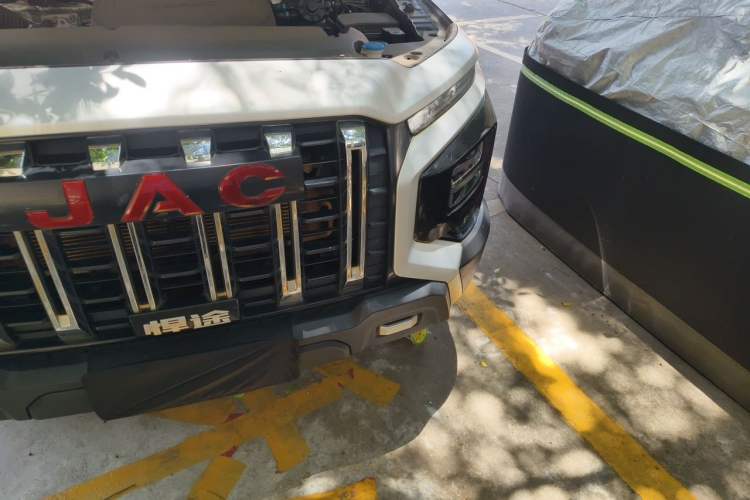 Used JAC Group Hantoo 2023 2.0T Automatic Diesel Two-Wheel Drive Elite Plus Double Cab Engine Bay Left