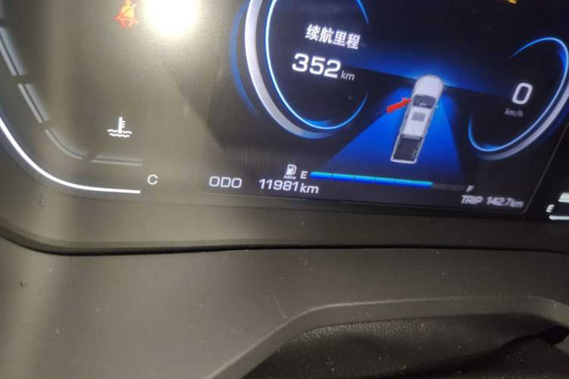 Used JAC Group Hantoo 2023 2.0T Automatic Diesel Two-Wheel-Drive Elite Model with Standard Dual Features Odometer Close Up