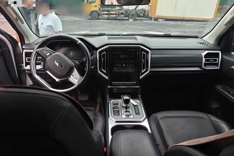 Used JAC Group Hantoo 2023 2.0T Automatic Diesel 4x4 Elite Plus Center Console