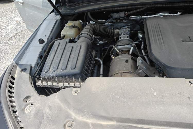 Used JAC Group Hantoo 2023 2.0T Automatic Diesel 4x4 Elite Plus Engine Bay Right