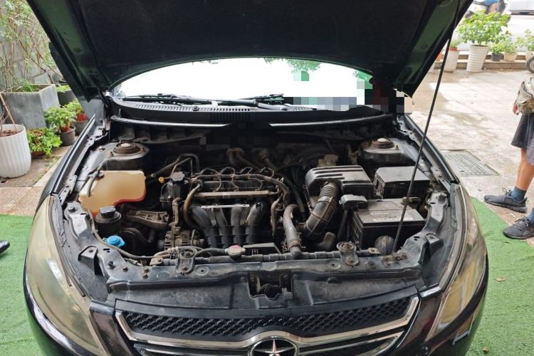 Used JAC Group Heyue 2011 1.5L Manual Luxury Edition Engine Bay