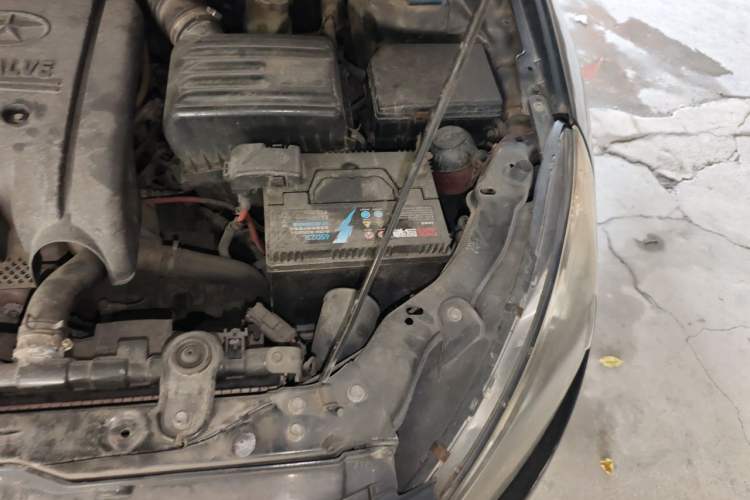 Used JAC Group Heyue 2011 1.8L Manual Luxury Business Model Engine Bay Left