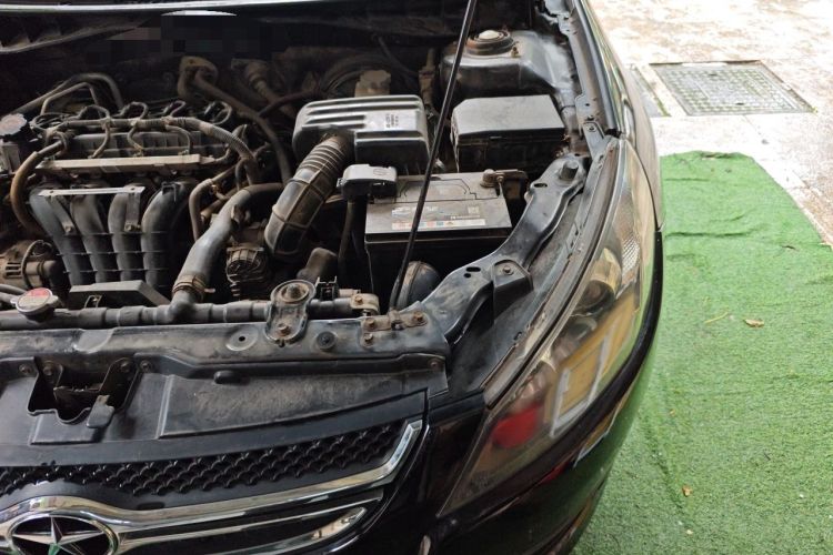 Used JAC Group Heyue 2011 1.5L Manual Luxury Edition Engine Bay Left