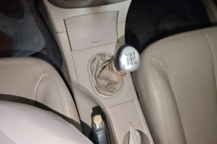 Used JAC Group Heyue 2011 1.8L Manual Luxury Business Model Gear Lever