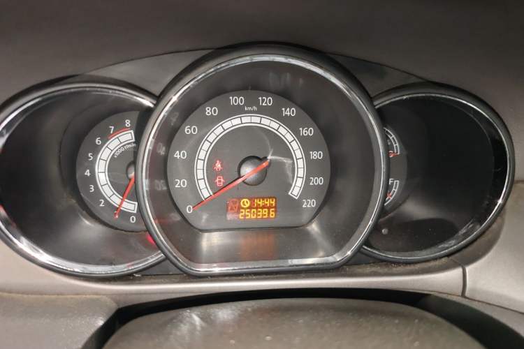 Used JAC Group Heyue 2011 1.8L Manual Luxury Business Model Instrument Cluster
