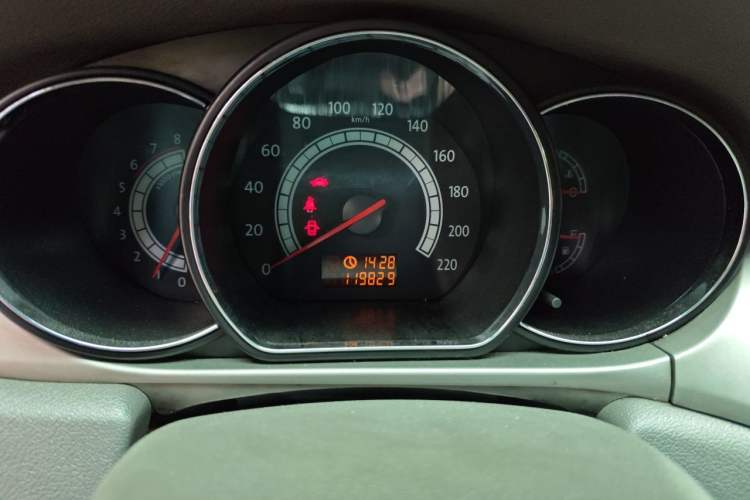 Used JAC Group Heyue 2011 1.5L Manual Luxury Edition Instrument Cluster
