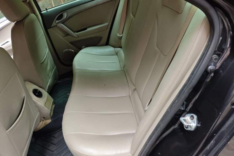 Used JAC Group Heyue 2011 1.5L Manual Luxury Edition Left Rear Seat