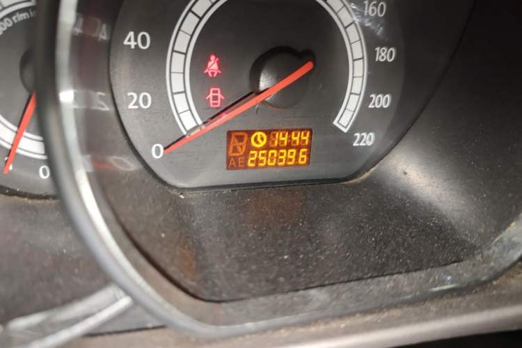 Used JAC Group Heyue 2011 1.8L Manual Luxury Business Model Odometer Close Up
