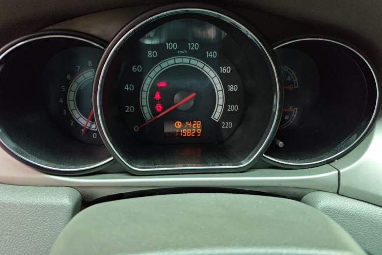 Used JAC Group Heyue 2011 1.5L Manual Luxury Edition Odometer Close Up