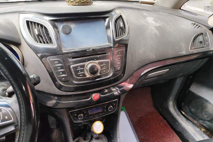 Used JAC Group Heyue 2012 1.5L Manual Luxury Version Audio And AC Panel