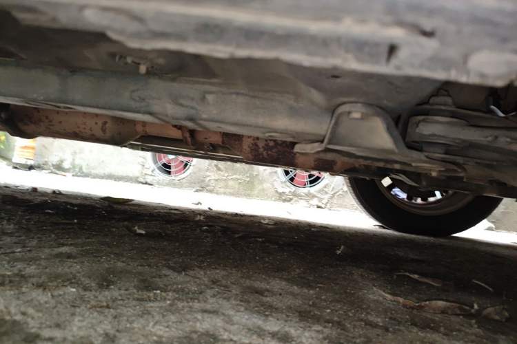 Used JAC Group Heyue 2012 1.5L Manual Business Zunyi Trim Chassis Front Right