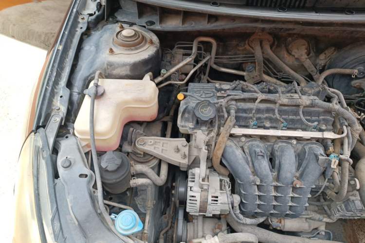 Used JAC Group Heyue 2012 1.5L Manual Luxury Version Engine Bay Right