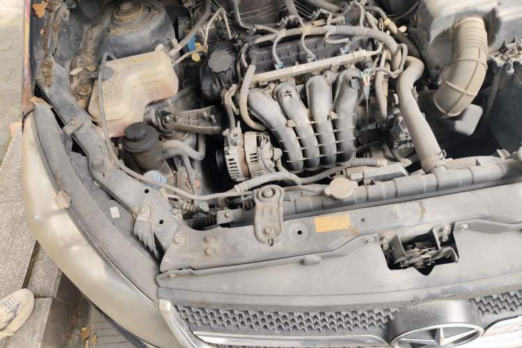 Used JAC Group Heyue 2012 1.5L Manual Luxury Version Engine Bay Right