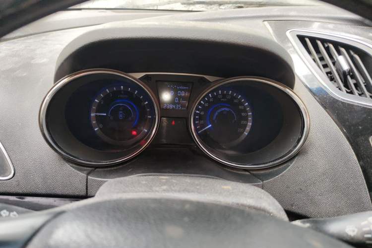 Used JAC Group Heyue 2012 1.5L Manual Luxury Version Instrument Cluster