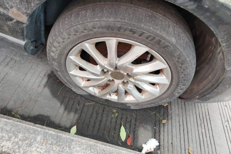 Used JAC Group Heyue 2012 1.5L Manual Luxury Version Right Front Wheel Hub