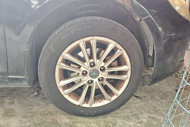 Used JAC Group Heyue 2012 1.5L Manual Business Zunyi Trim Right Front Wheel Hub