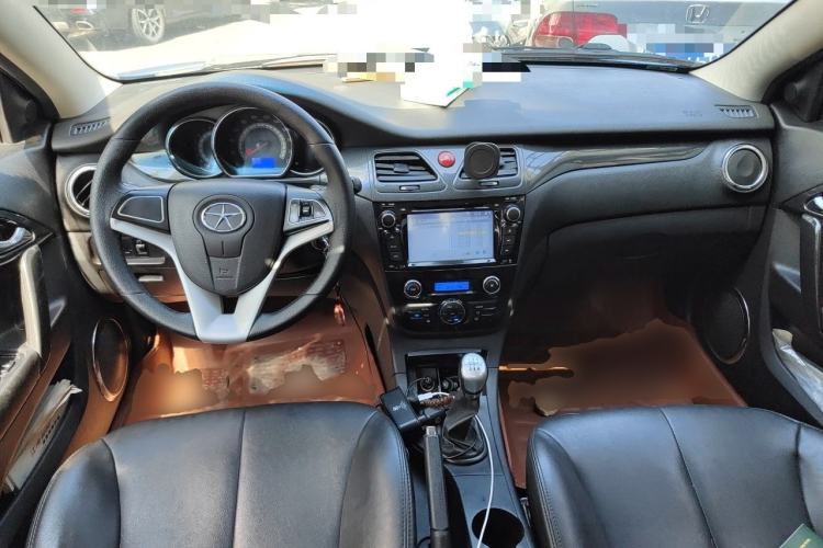 Used JAC Group Heyue 2012 1.5L Manual Deluxe Sport Edition Center Console