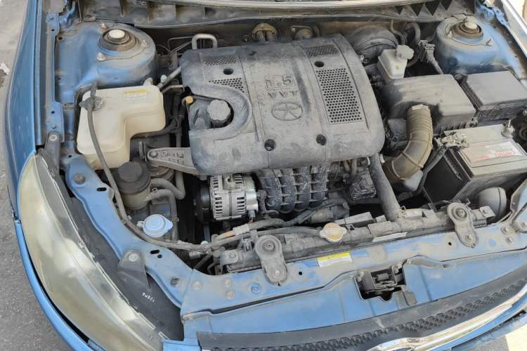 Used JAC Group Heyue 2012 1.5L Manual Deluxe Sport Edition Engine Bay Right
