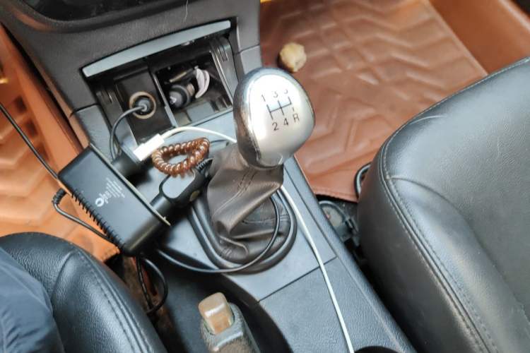 Used JAC Group Heyue 2012 1.5L Manual Deluxe Sport Edition Gear Lever