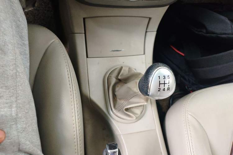 Used JAC Group Heyue 2012 1.5L Manual Luxury Version Gear Lever
