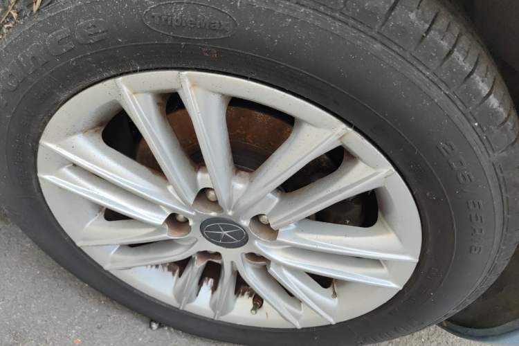 Used JAC Group Heyue 2012 1.5L Manual Deluxe Sport Edition Right Front Wheel Hub