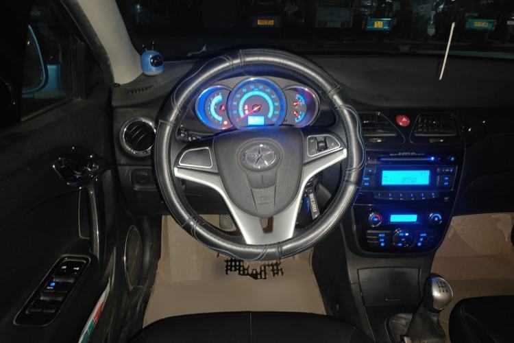 Used JAC Group Heyue 2012 1.5L Manual Luxury Sport Edition Steering Wheel
