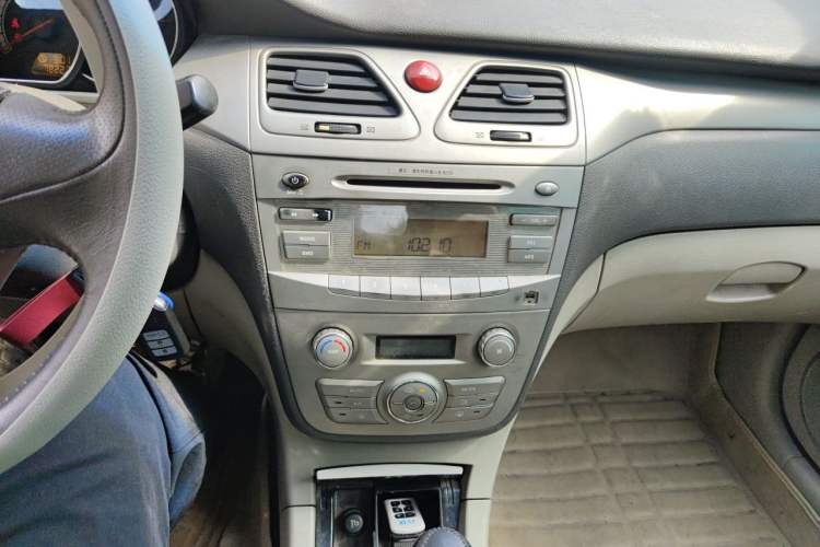 Used JAC Group Heyue 2012 1.5L Manual Luxury Version Audio And AC Panel