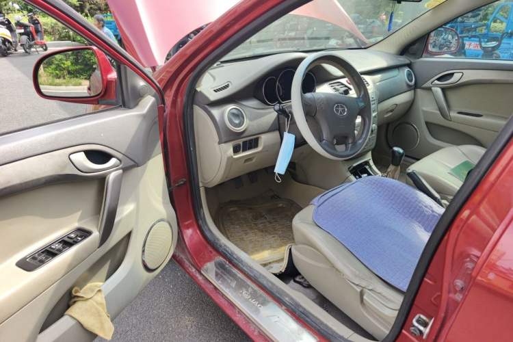 Used JAC Group Heyue 2012 1.5L Manual Luxury Version Driver Seat