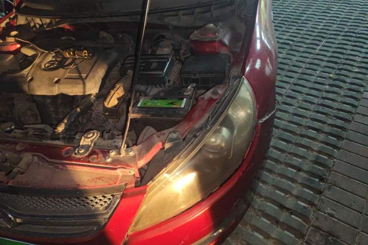 Used JAC Group Heyue 2012 1.5L Manual Luxury Version Engine Bay Left