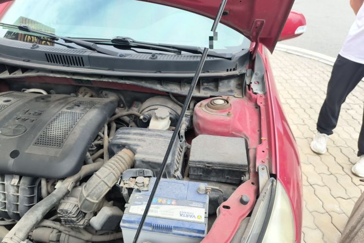 Used JAC Group Heyue 2012 1.5L Manual Comfort Edition Engine Bay Left