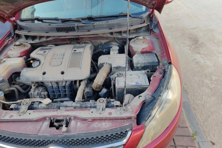 Used JAC Group Heyue 2012 1.5L Manual Luxury Sport Edition Engine Bay Left