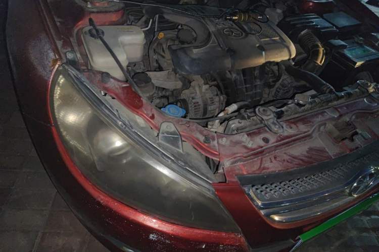Used JAC Group Heyue 2012 1.5L Manual Luxury Version Engine Bay Right
