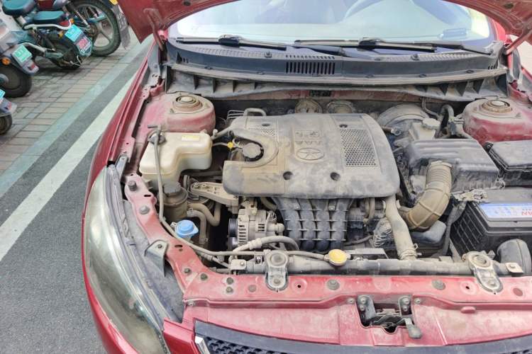 Used JAC Group Heyue 2012 1.5L Manual Luxury Version Engine Bay Right