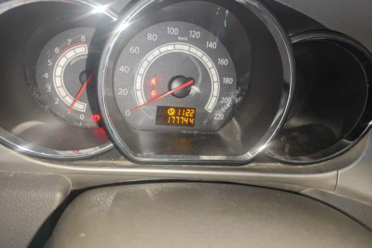 Used JAC Group Heyue 2012 1.5L Manual Luxury Version Odometer Close Up