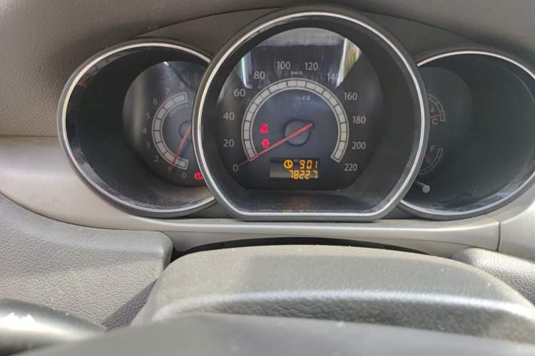Used JAC Group Heyue 2012 1.5L Manual Luxury Version Odometer Close Up