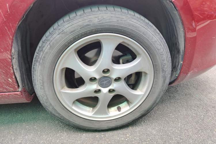 Used JAC Group Heyue 2012 1.5L Manual Luxury Version Right Front Wheel Hub