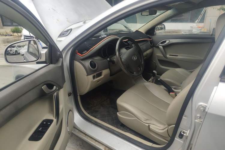Used JAC Group Heyue 2012 1.5L Manual Luxury Version Driver Seat
