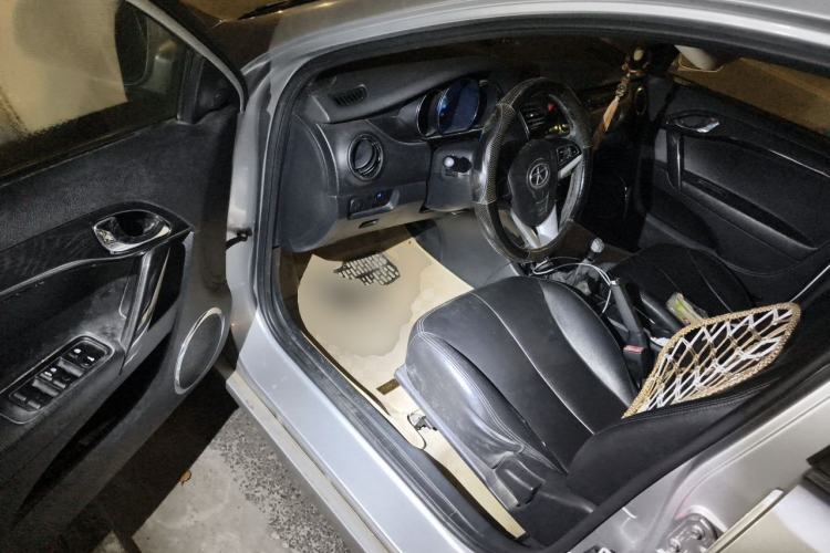 Used JAC Group Heyue 2012 1.5L Manual Luxury Sport Edition Driver Seat
