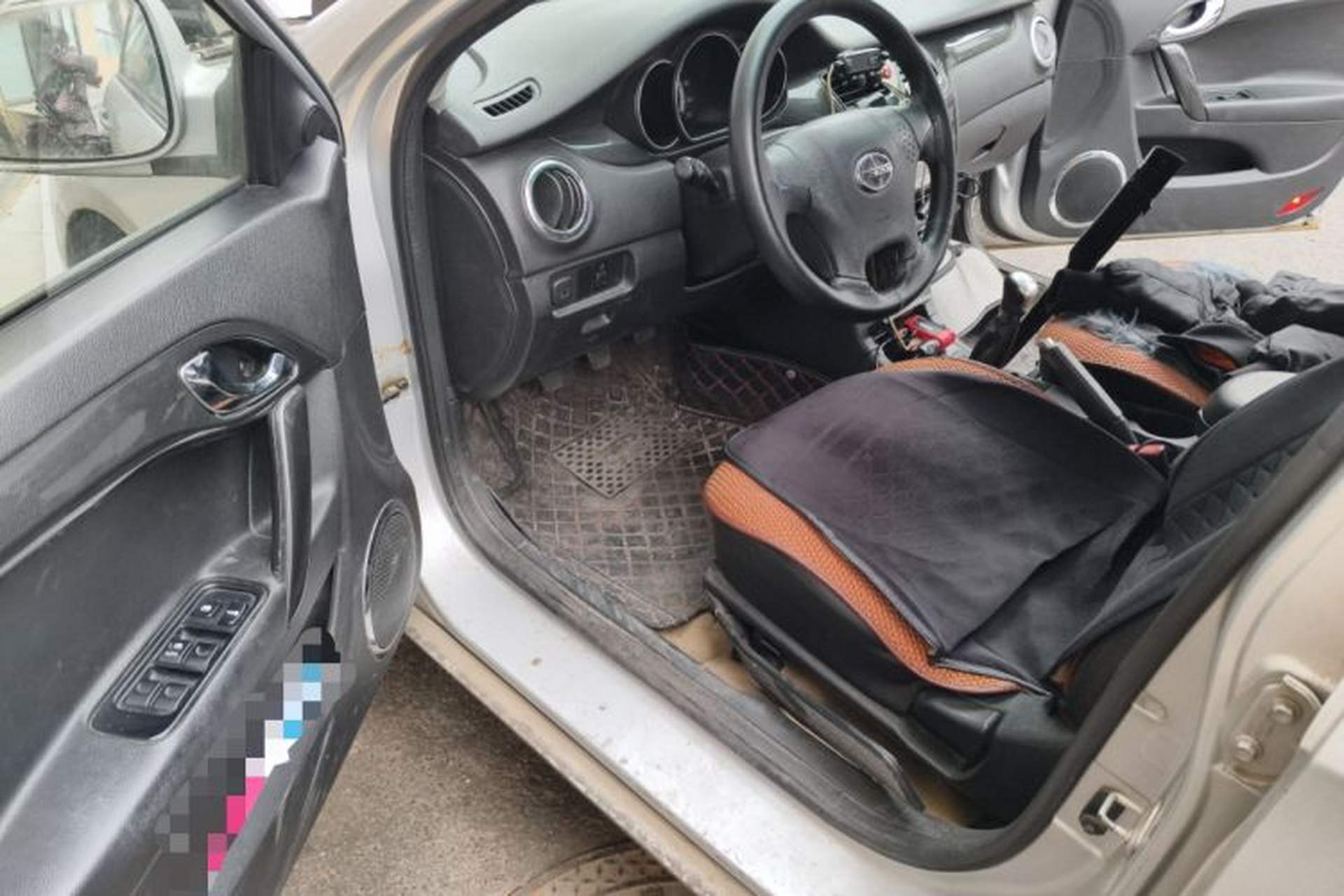 Used JAC Group Heyue 2012 1.5L Manual Luxury Version Driver Seat