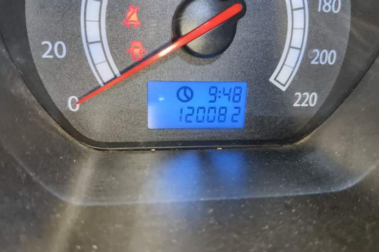 Used JAC Group Heyue 2012 1.5L Manual Luxury Sport Edition Odometer Close Up